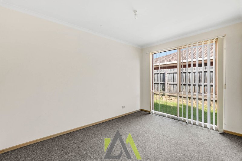 Photo - 22 Taketa Crescent, Frankston VIC 3199 - Image 6