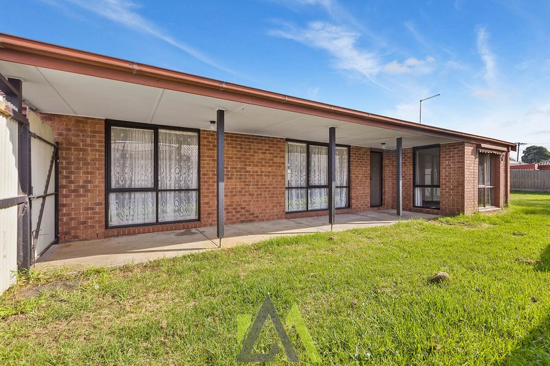 Photo - 22 Taketa Crescent, Frankston VIC 3199 - Image 12