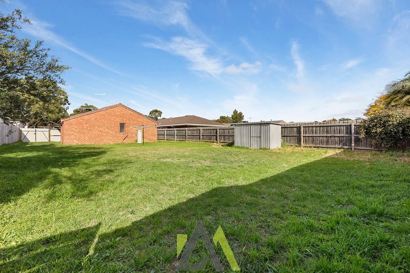 Photo - 22 Taketa Crescent, Frankston VIC 3199 - Image 14