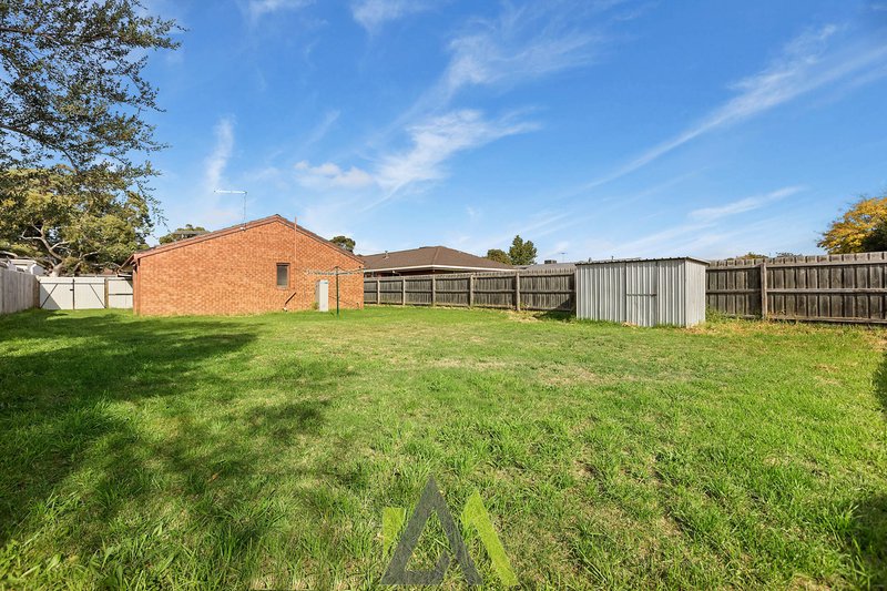 Photo - 22 Taketa Crescent, Frankston VIC 3199 - Image 16