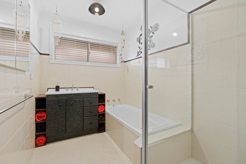 Photo - 22 Talpa Crescent, Corio VIC 3214 - Image 5