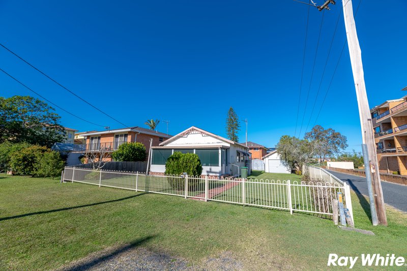 Photo - 22 Taree Street, Tuncurry NSW 2428 - Image 12