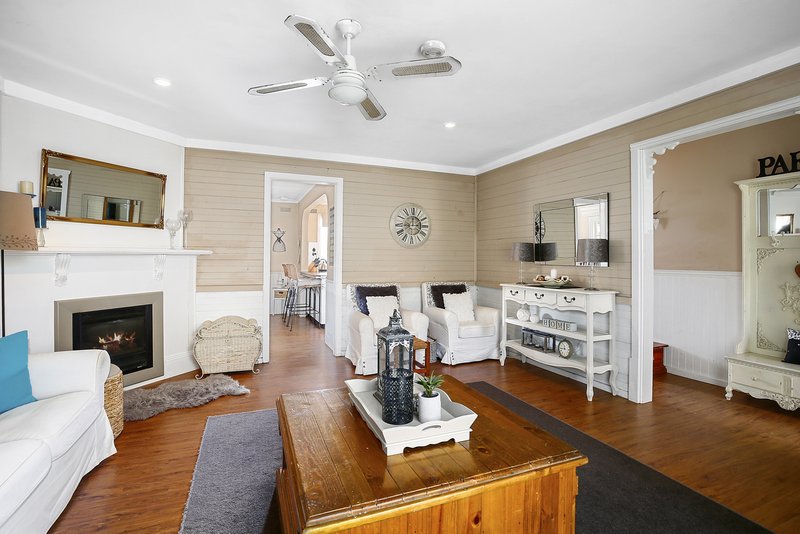 Photo - 22 Tarhilla Drive, Launching Place VIC 3139 - Image 3