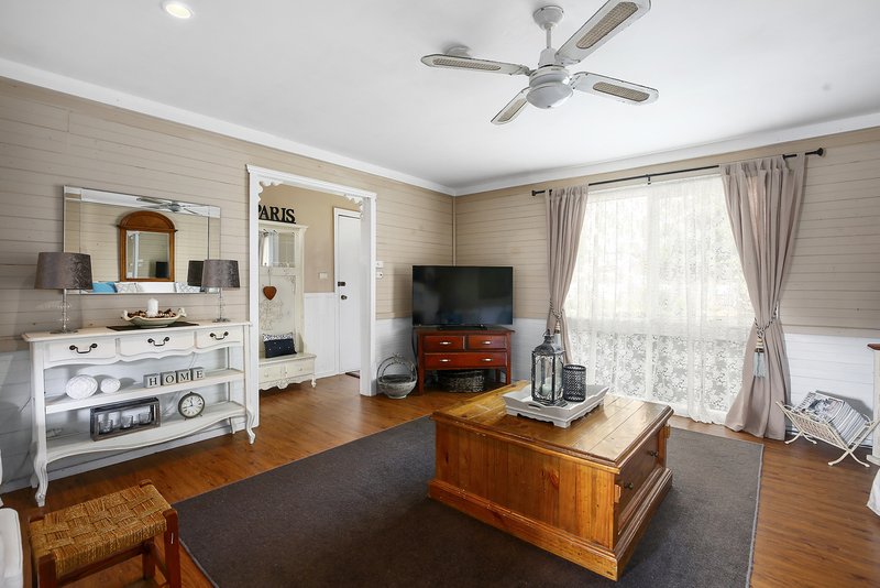 Photo - 22 Tarhilla Drive, Launching Place VIC 3139 - Image 10