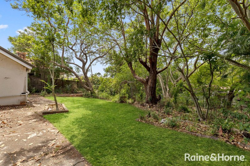 Photo - 22 Tenth Avenue, St Lucia QLD 4067 - Image 12