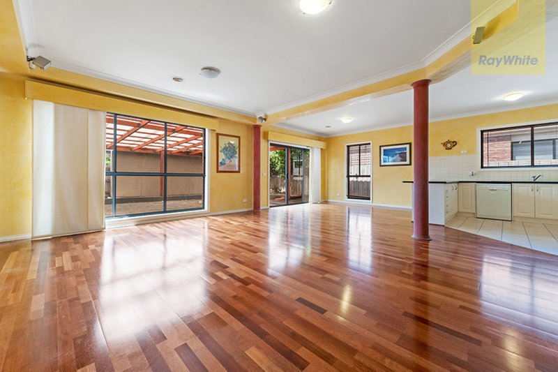 Photo - 22 Thames Way, Roxburgh Park VIC 3064 - Image 4