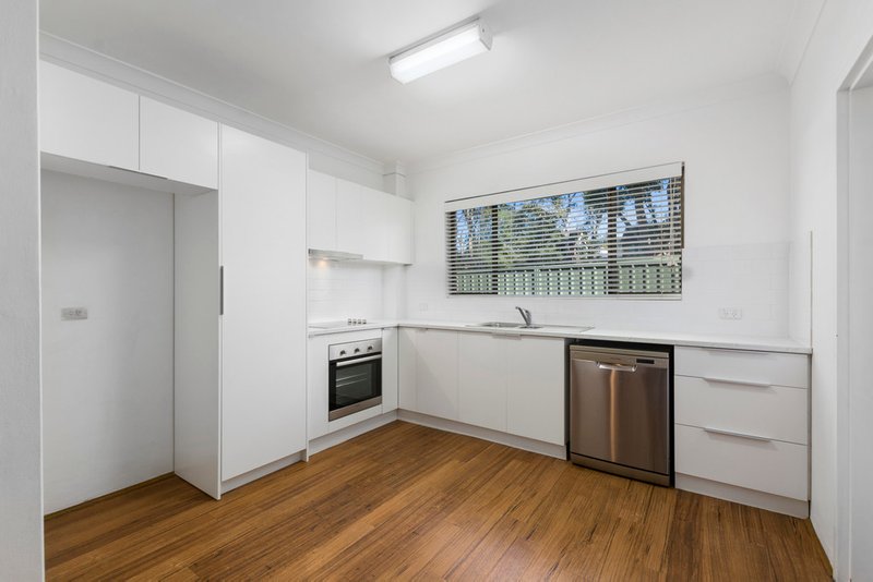 Photo - 2/2 The Avenue, Corrimal NSW 2518 - Image 2