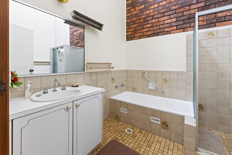 Photo - 2/2 The Glen Crescent, Springwood NSW 2777 - Image 6