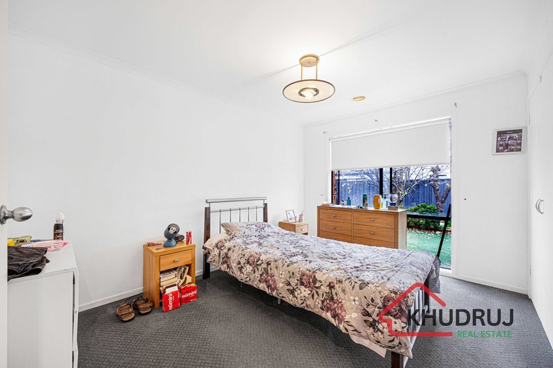 Photo - 22 Thomas Carr Drive, Tarneit VIC 3029 - Image 7