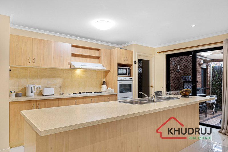 Photo - 22 Thomas Carr Drive, Tarneit VIC 3029 - Image 8