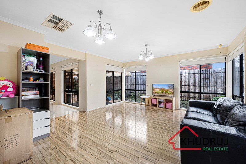 Photo - 22 Thomas Carr Drive, Tarneit VIC 3029 - Image 15