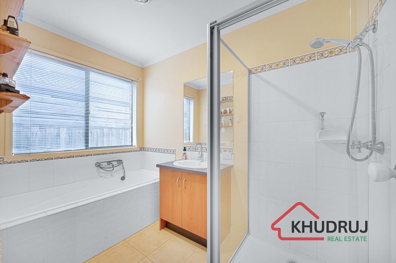 Photo - 22 Thomas Carr Drive, Tarneit VIC 3029 - Image 16