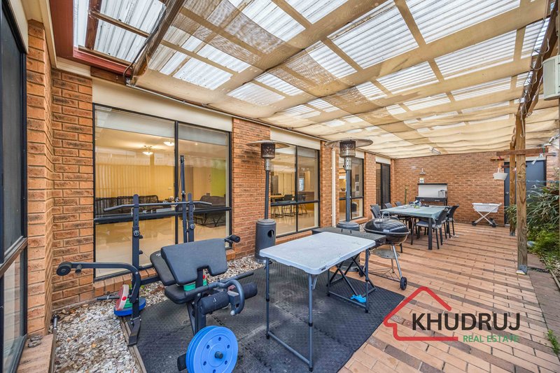 Photo - 22 Thomas Carr Drive, Tarneit VIC 3029 - Image 23