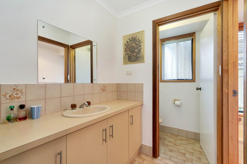 Photo - 22 Thorngate Drive, Paralowie SA 5108 - Image 11