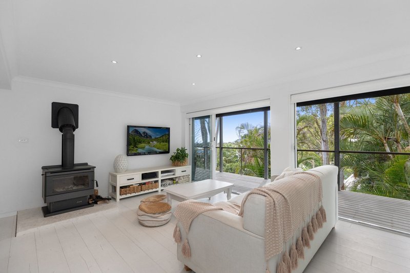 Photo - 22 Tilanbi Close, Terrigal NSW 2260 - Image 6