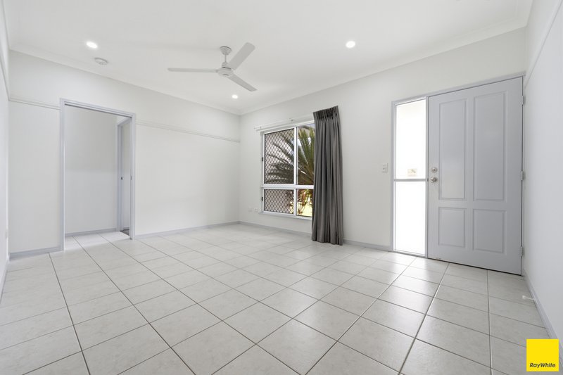 Photo - 22 Timberlea Drive East , Bentley Park QLD 4869 - Image 4