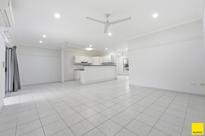 Photo - 22 Timberlea Drive East , Bentley Park QLD 4869 - Image 5