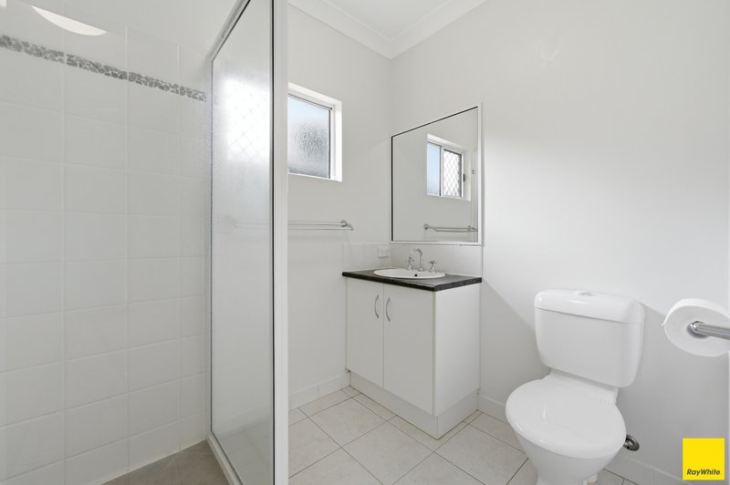Photo - 22 Timberlea Drive East , Bentley Park QLD 4869 - Image 9