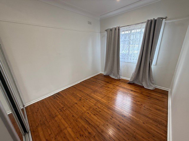 Photo - 22 Tobruk Avenue, Liverpool NSW 2170 - Image 7