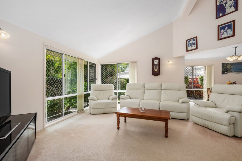 Photo - 22 Trinity Place, Bridgeman Downs QLD 4035 - Image 4