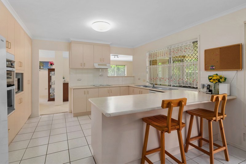 Photo - 22 Trinity Place, Bridgeman Downs QLD 4035 - Image 8