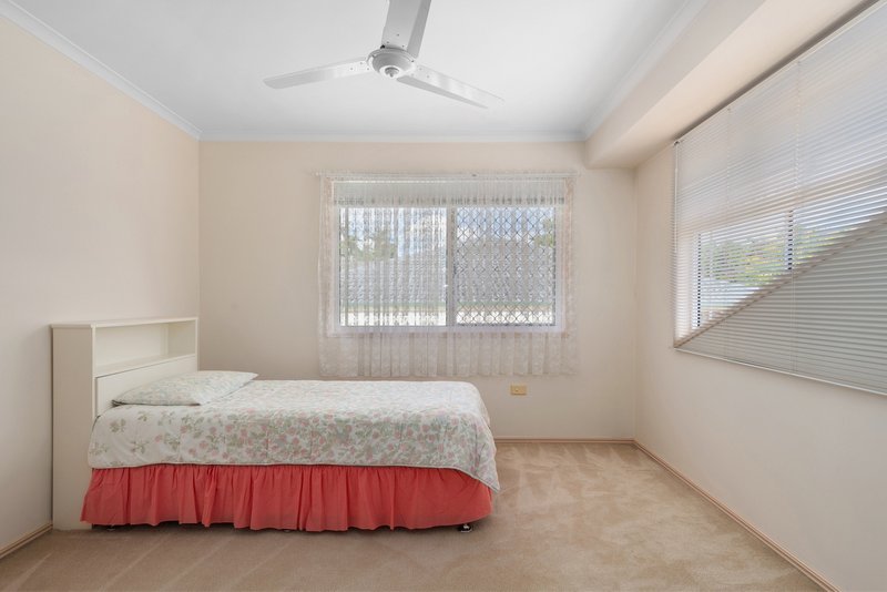 Photo - 22 Trinity Place, Bridgeman Downs QLD 4035 - Image 15