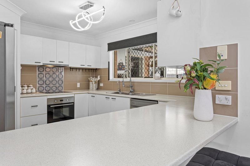 Photo - 22 Twickenham Place, Bald Hills QLD 4036 - Image 5