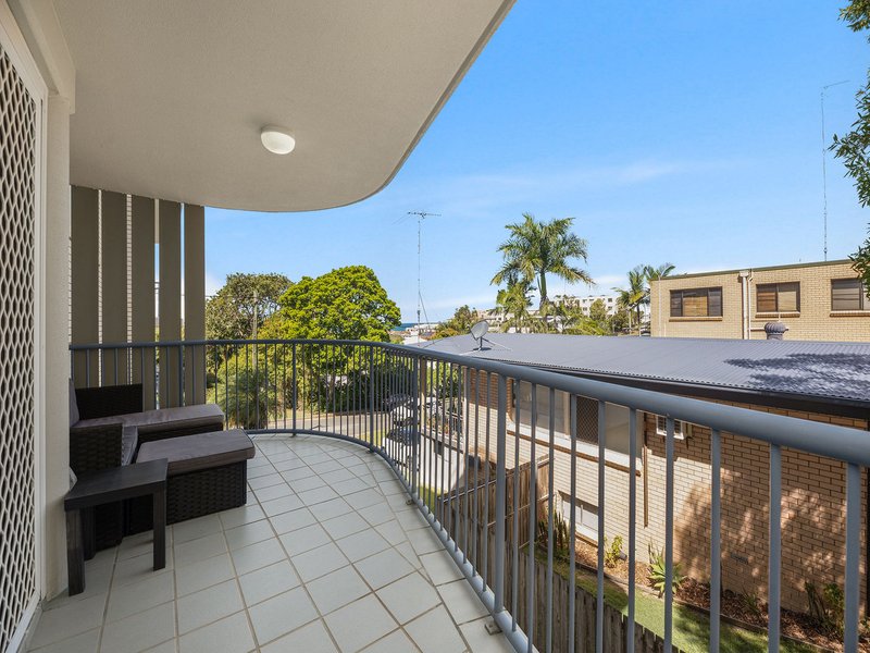 Photo - 2/2 Upper Gay Terrace, Kings Beach QLD 4551 - Image 7