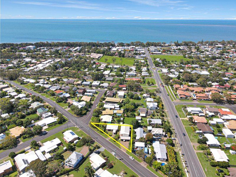 Photo - 22 Urangan Street, Torquay QLD 4655 - Image 2