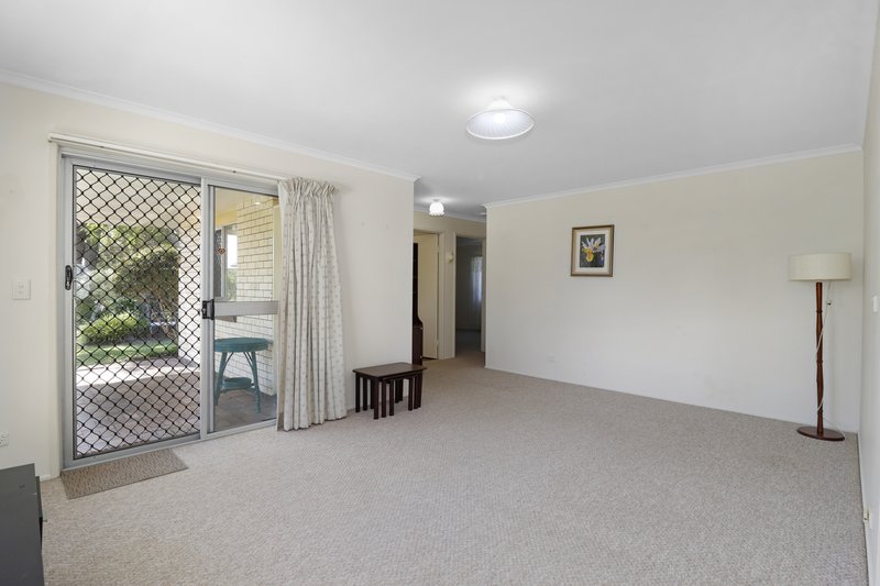 Photo - 22 Urangan Street, Torquay QLD 4655 - Image 10