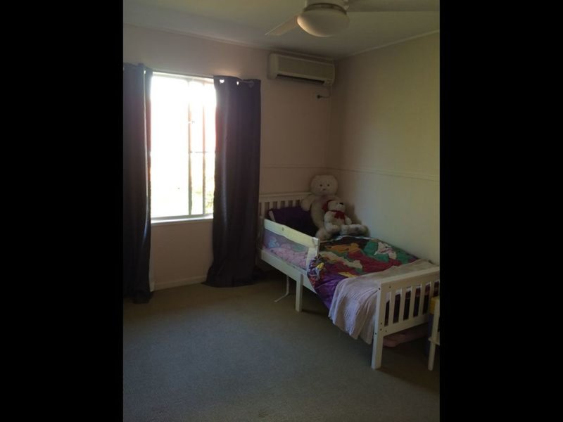 Photo - 22 Urquhart Street, Mount Isa QLD 4825 - Image 11