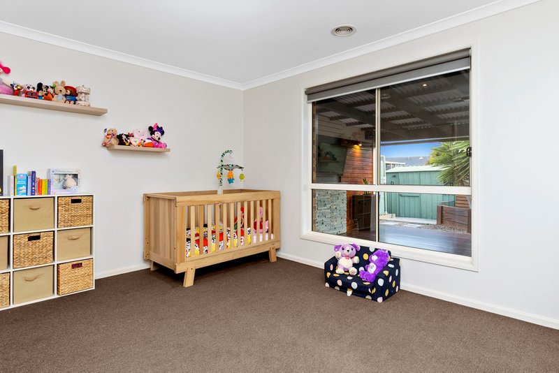 Photo - 22 Vaughan Chase, Wyndham Vale VIC 3024 - Image 9