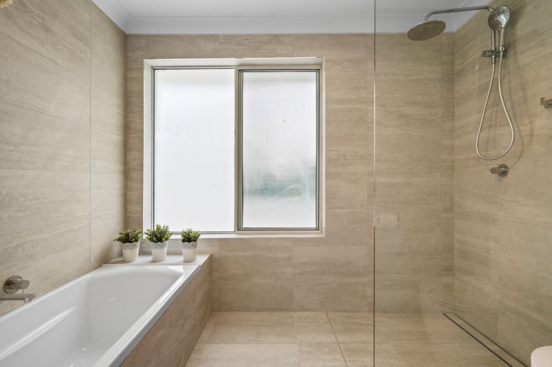 Photo - 22 Vaughan Drive, Ormeau QLD 4208 - Image 23