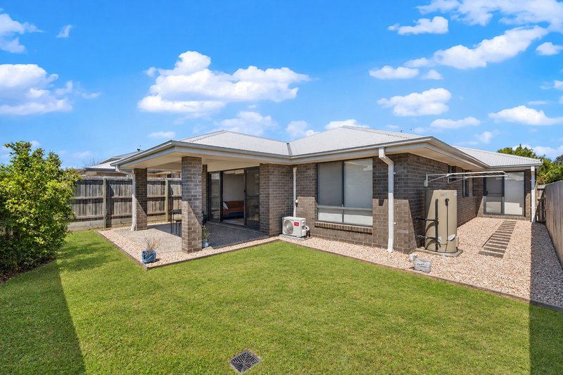 Photo - 22 Viewland Crescent, Thornlands QLD 4164 - Image 2