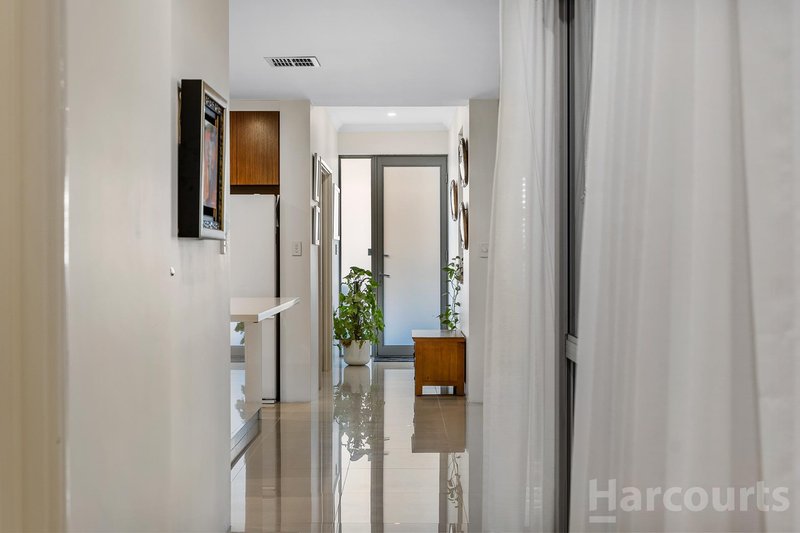 Photo - 22 Vivaldi Drive, Mandurah WA 6210 - Image 4