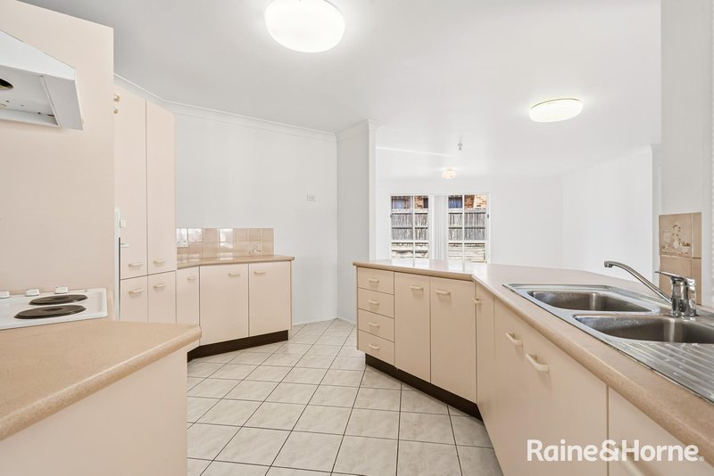 Photo - 22 Wallaroo Way, Doolandella QLD 4077 - Image 6