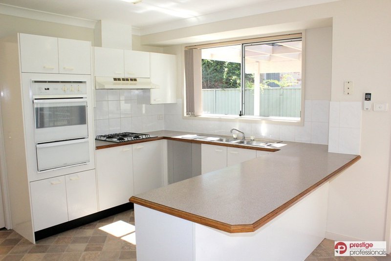 Photo - 22 Wallcliffe Court, Wattle Grove NSW 2173 - Image 3