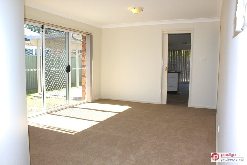 Photo - 22 Wallcliffe Court, Wattle Grove NSW 2173 - Image 4