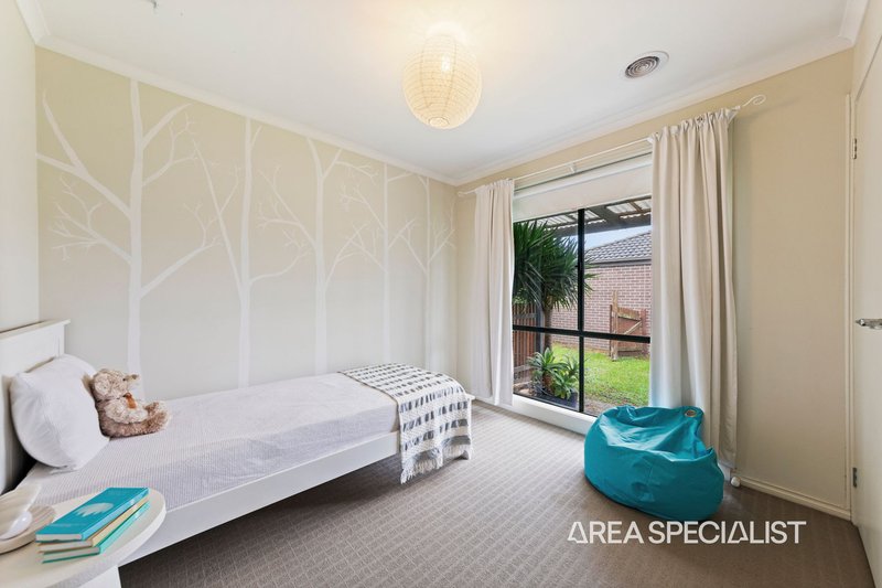 Photo - 22 Walmac Close, Tooradin VIC 3980 - Image 14