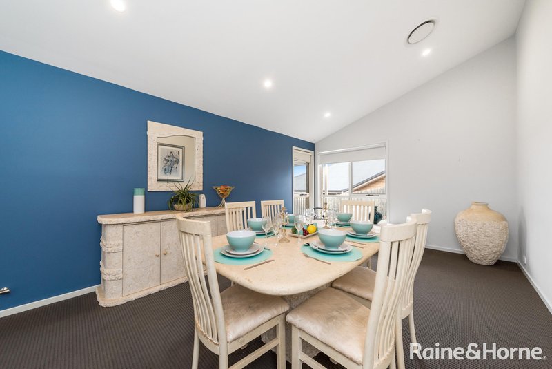 Photo - 22 Walsh Drive, Goulburn NSW 2580 - Image 6