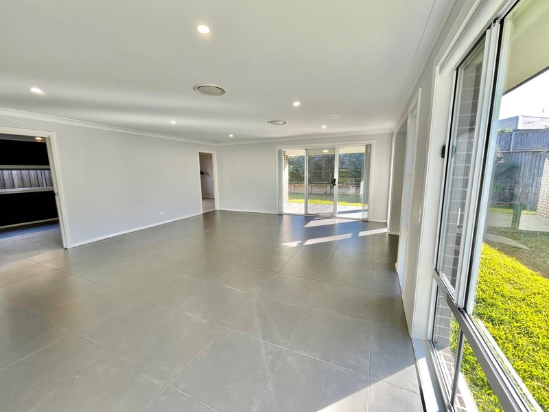 Photo - 22 Warbler Avenue, Aberglasslyn NSW 2320 - Image 8