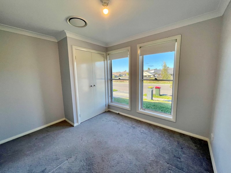 Photo - 22 Warbler Avenue, Aberglasslyn NSW 2320 - Image 16