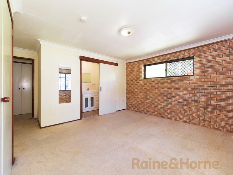 Photo - 22 Warrington Street, Robertson QLD 4109 - Image 11