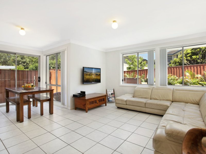 Photo - 22 Waterside Grove, Warriewood NSW 2102 - Image 3