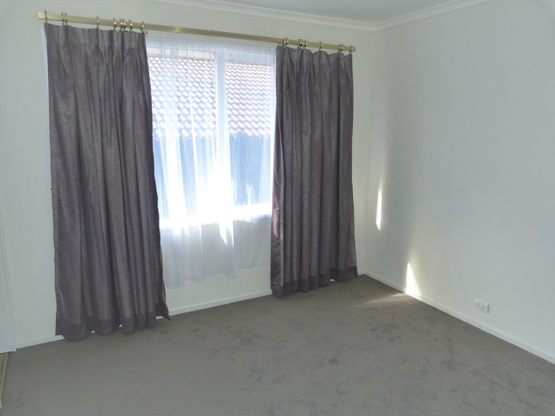 Photo - 22 Weeden Crescent, Hallam VIC 3803 - Image 8