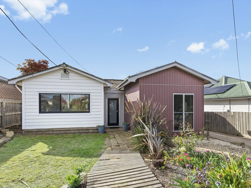 22 Weeroona Avenue, Hamlyn Heights VIC 3215