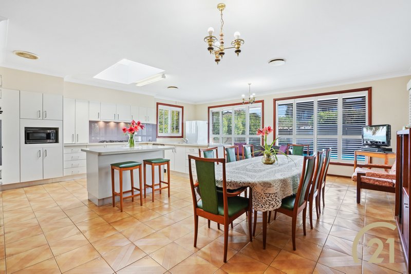 Photo - 22 Weeroona Road, Edensor Park NSW 2176 - Image 3