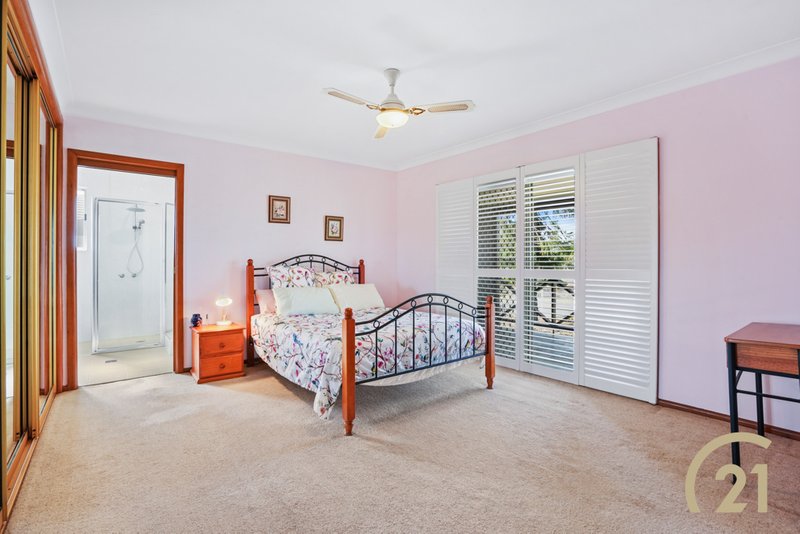 Photo - 22 Weeroona Road, Edensor Park NSW 2176 - Image 6