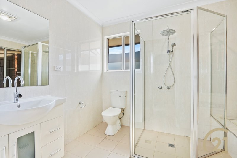 Photo - 22 Weeroona Road, Edensor Park NSW 2176 - Image 9