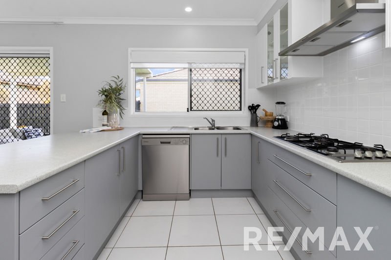 Photo - 22 Wellington Road, Murrumba Downs QLD 4503 - Image 17